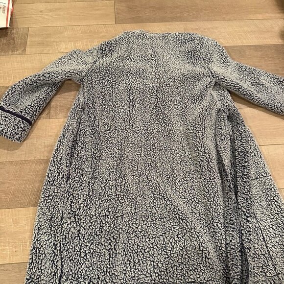 MOTHERHOOD MATERNITY SMALL/MEDIUM BLUE FUZZY COMFY WARM SOFT HOODED ROBE - Picture 8 of 8